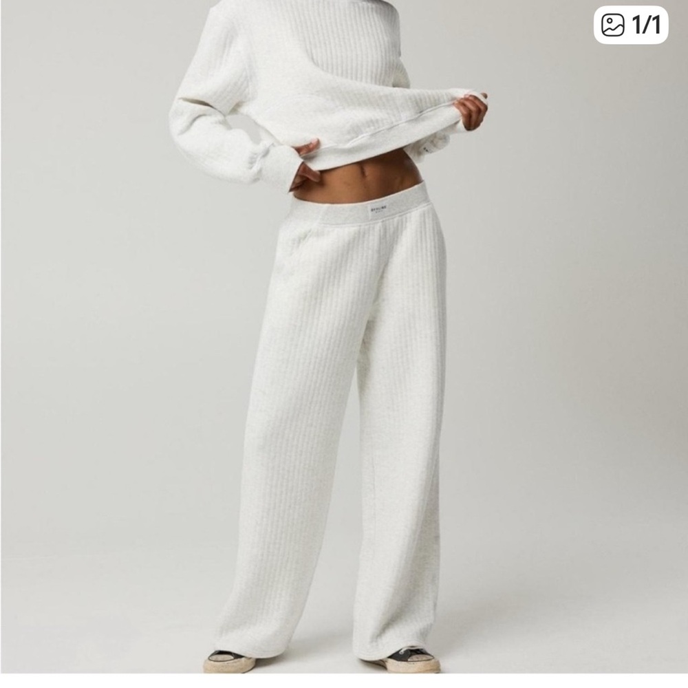 Aerie offline coffee run sweatpants.  Size medium